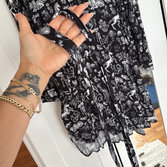 Selling a very cute button down dress! Fun print! - Picture 4 of 6